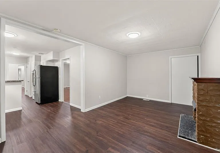 2352 Elmwood Cir SE — Photo 18
