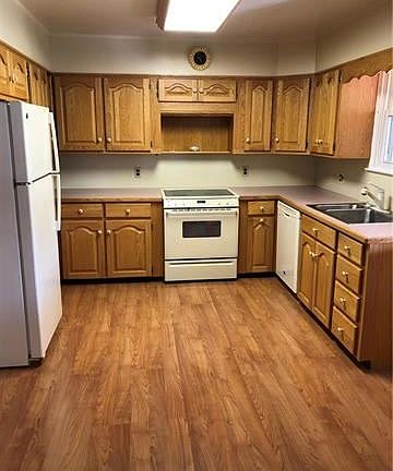 2nd image of 721 Butternut Ln