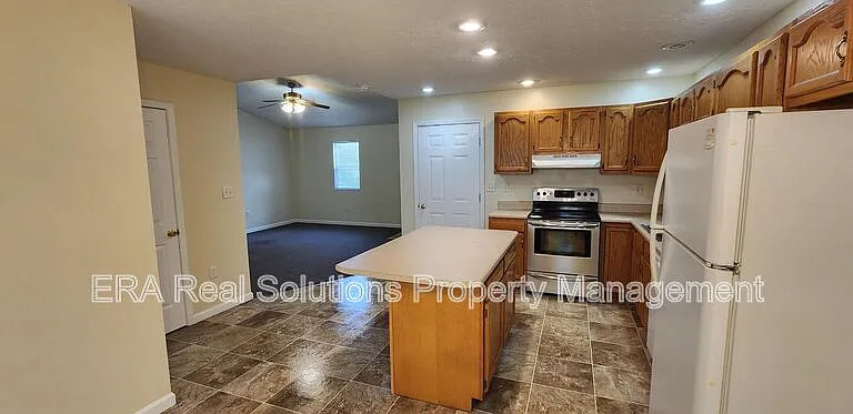 1036 N West St — Photo 4