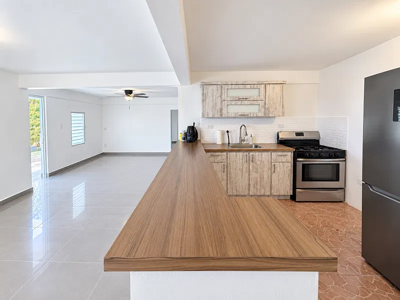 2 bed, 1.0 bath, $1,200 — Photo 2