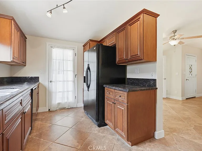 253 Princeton Dr — Photo 7