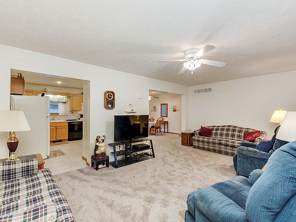 3rd image of 7485 Maple Valley Ct