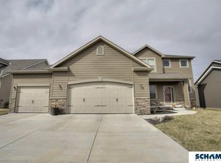 4602 Brook Cir, Papillion, NE 68133
