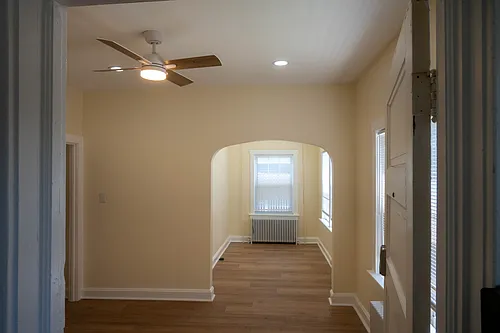 901 View St #D Photo 1