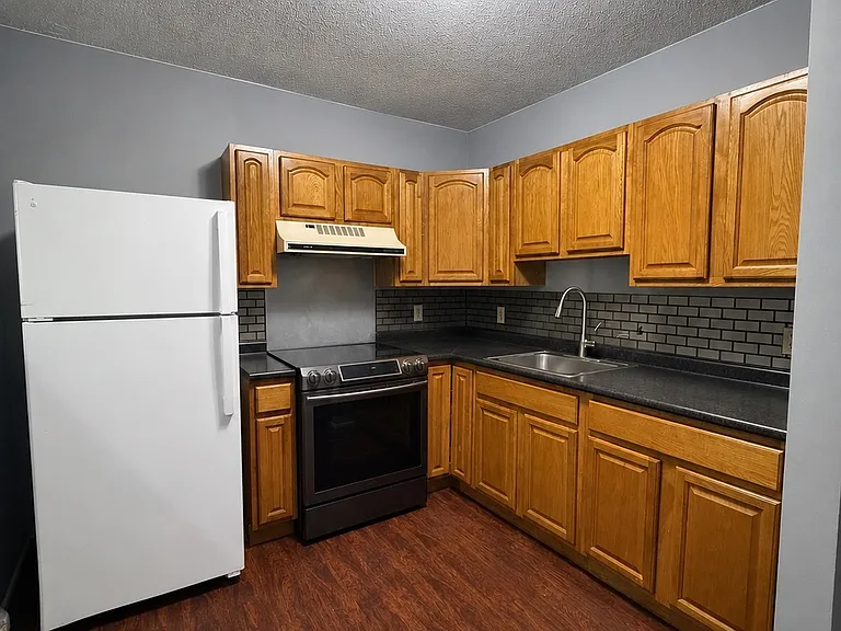 71 Williams St #C — Photo 4