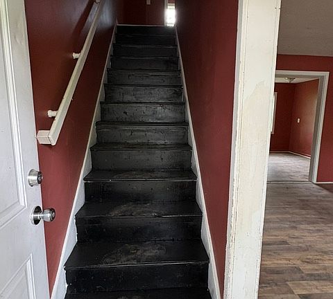 4th image of 9000 Oak Ct