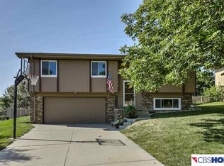 12719 Hartman Ave, Omaha, NE 68164