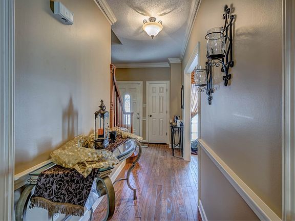 2nd image of 8850 Plantation Oaks Dr