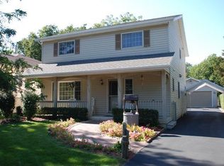 26280 N Maple Ave, Mundelein, IL 60060