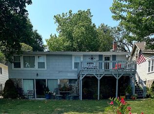 37 Emerald Shore Dr, Lake Tapawingo, MO 64015