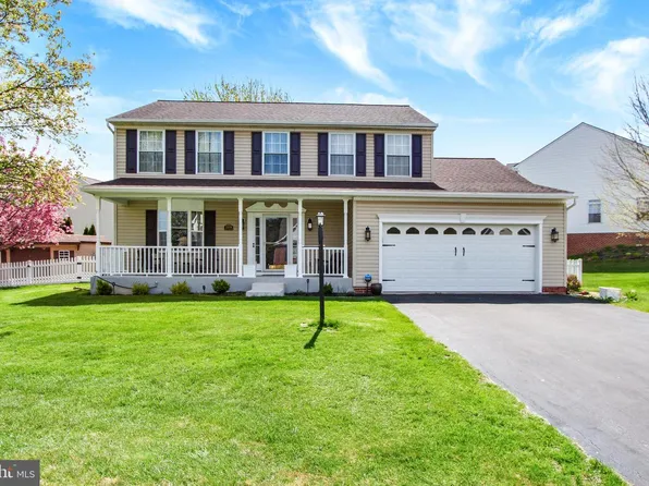 1210 Cranberry Ln W, York, PA 17402