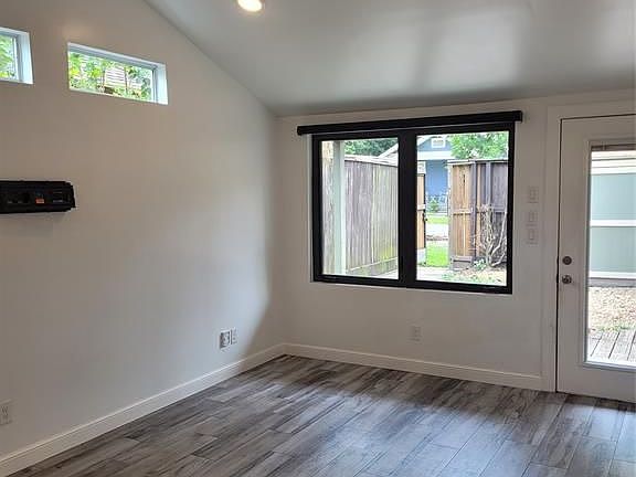 3rd image of 702 East Fwy #14