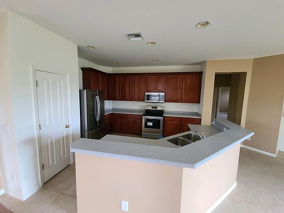 2nd image of 1422 NE 10th St