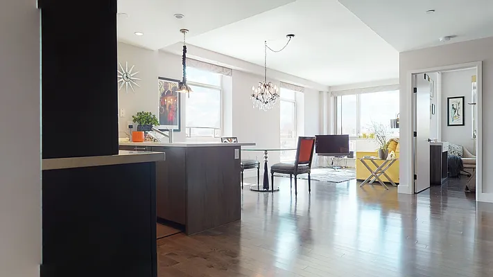 Rented by Bizzarro Agency | media 9