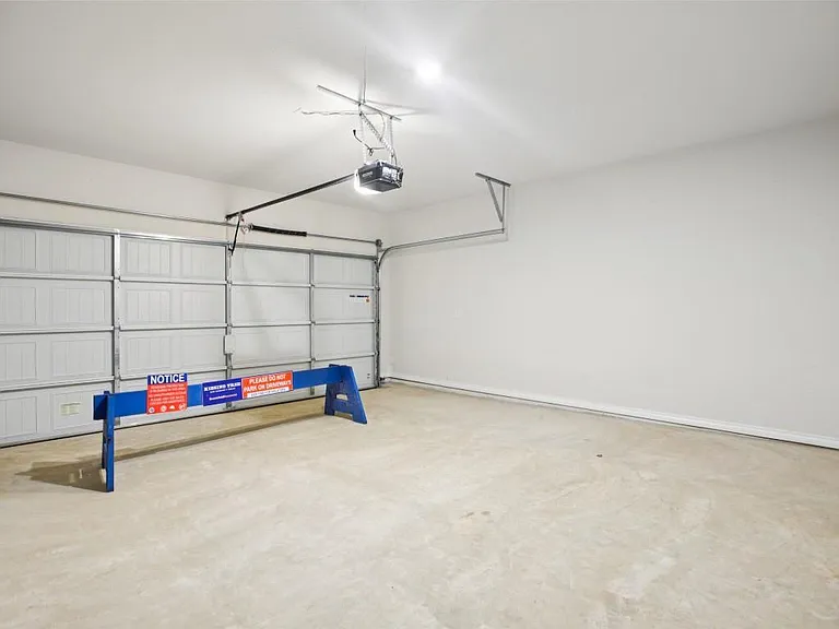 140 Stewart Dr #102 — Photo 11