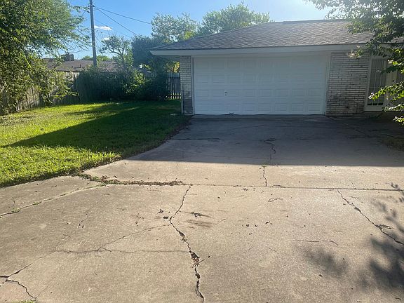 3rd image of 3405 Tiger Ln