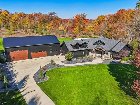2245 Thoroughbred Dr, Wadsworth, OH 44281