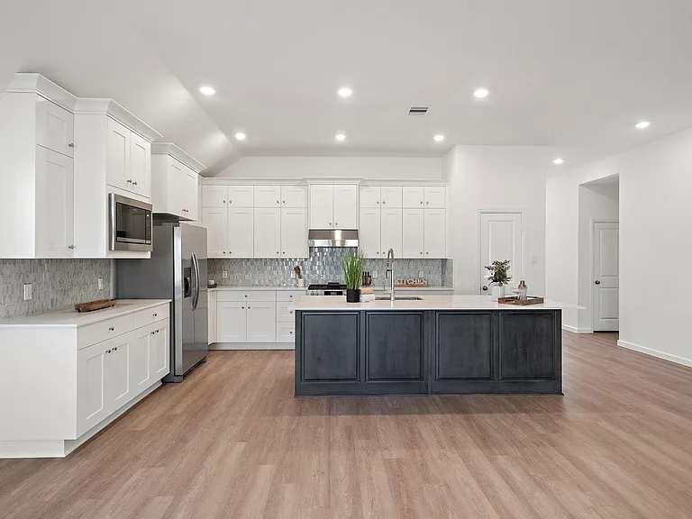 4823 Shimmer Side Dr — Photo 1