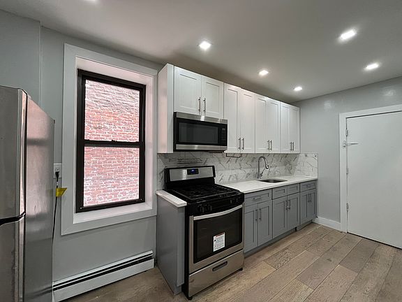 2nd image of 325 Avenue E