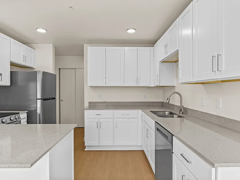 2901 Salem Ave SE #205 — Photo 43