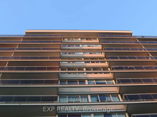 160 Balmoral Ave #103, Toronto, ON M4V 1J7