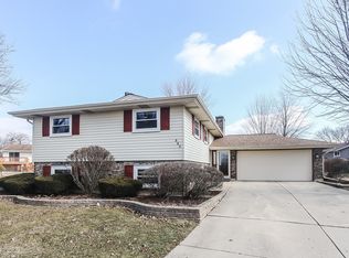 885 Bedford Ct, Schaumburg, IL 60193