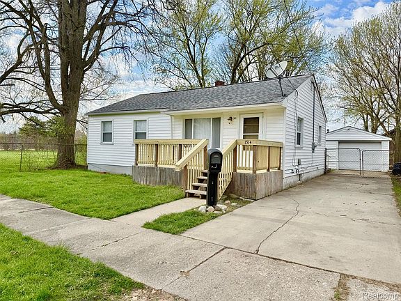 2nd image of 1514 Vermilya Ave