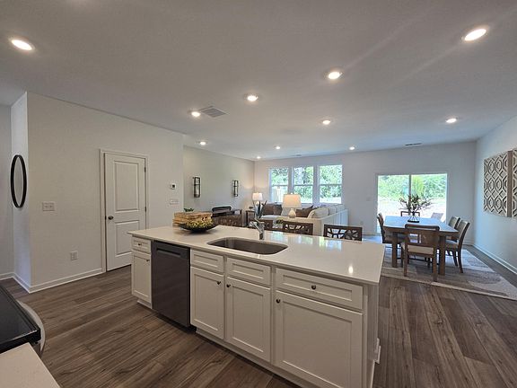4th image of 2583 Henson Ct #14