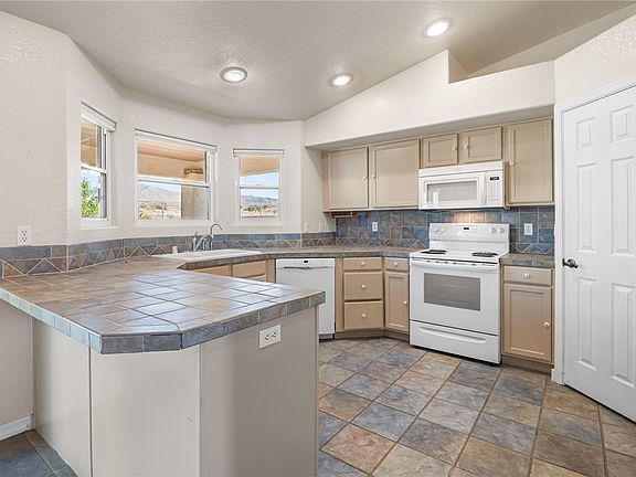 5th image of 9244 N Vista Drive