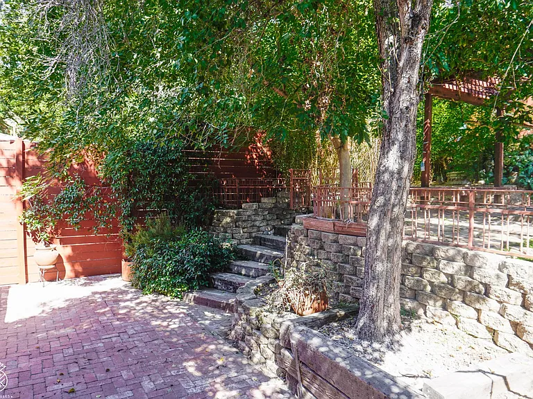 3244 Barham Blvd — Photo 24