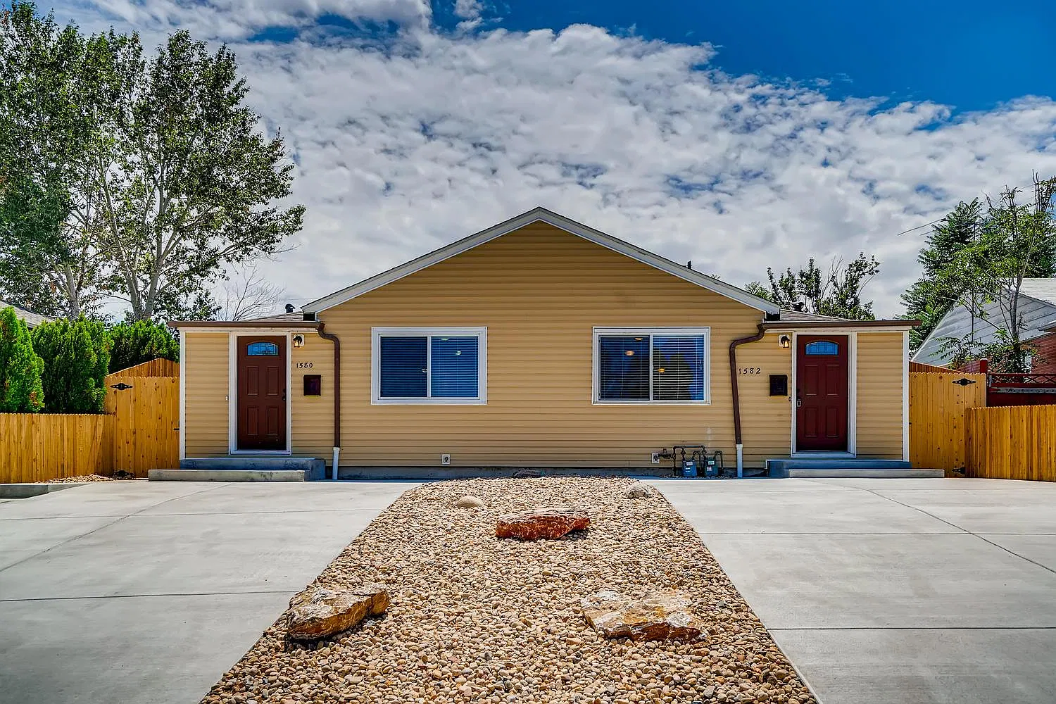 2 bed, 850 sqft, $1,875 — Photo 1