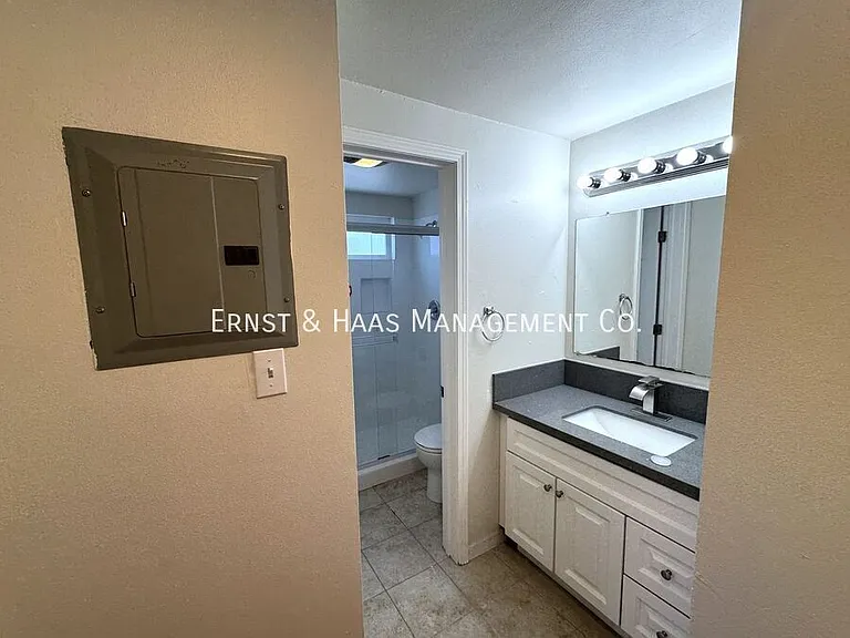 840 Walnut Ave #D — Photo 12
