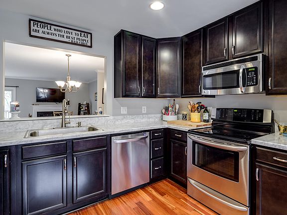 Updated Kitchen with Stainless Steel Appliances