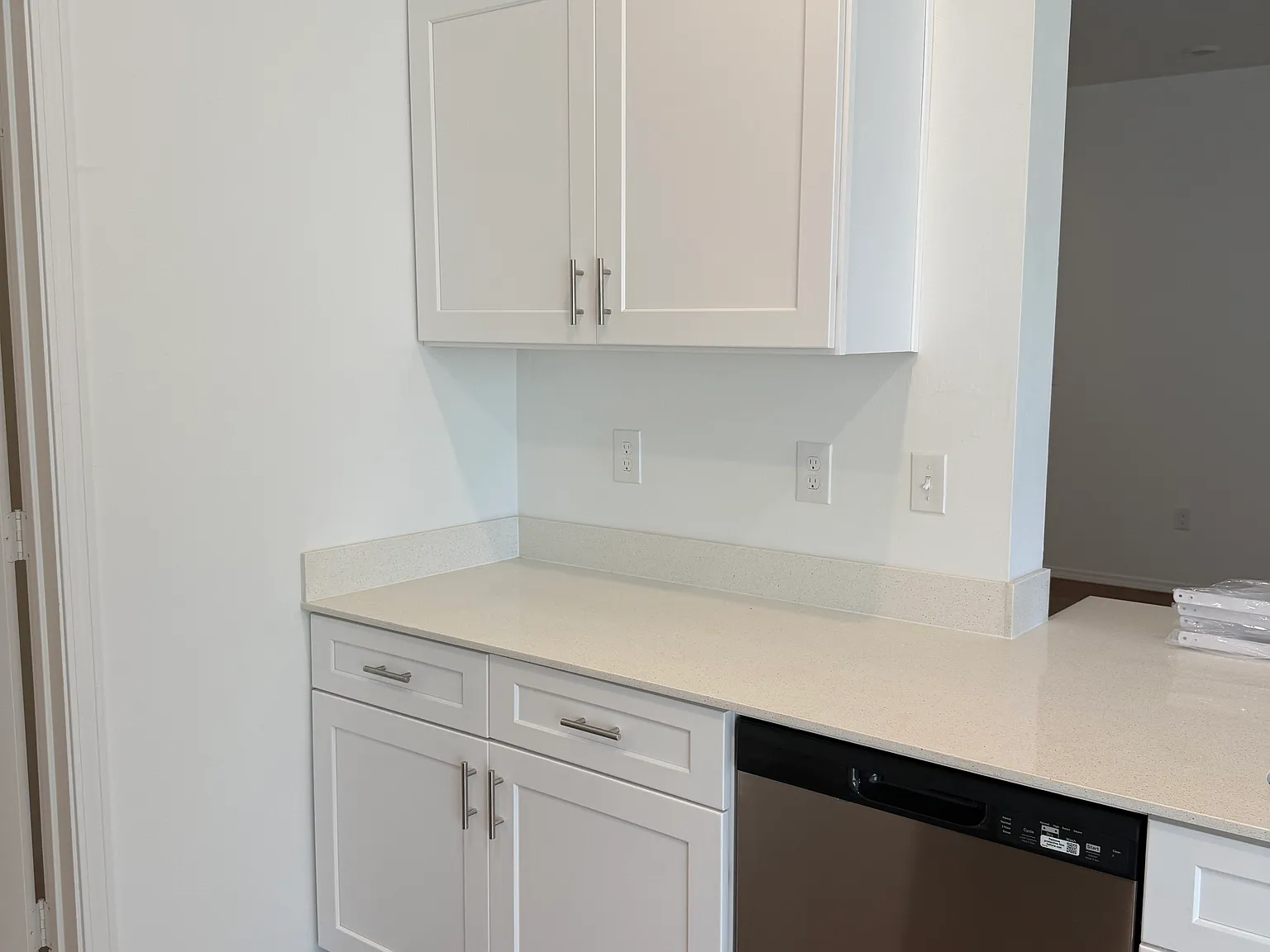 3 bed, 1472 sqft, $2,100 — Photo 3