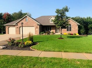1718 Oak Rdg, Washington, IL 61571