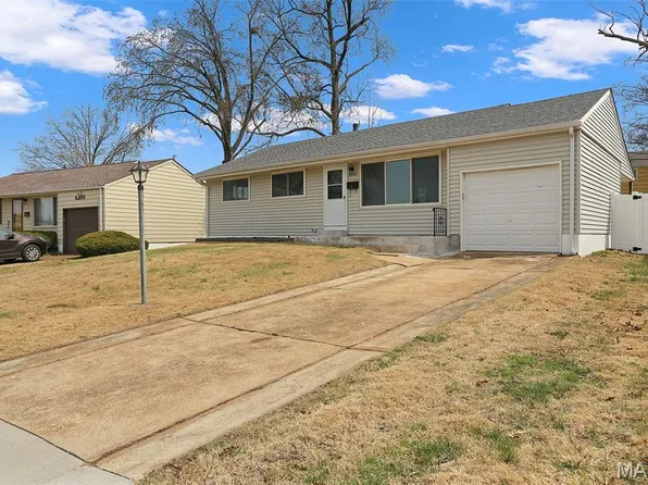8210 Marvale Ln, Saint Louis, MO 63123
