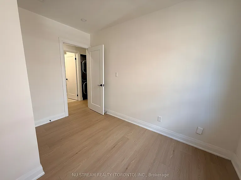 6 Rosemarie Dr #UPPER LEVEL — Photo 5