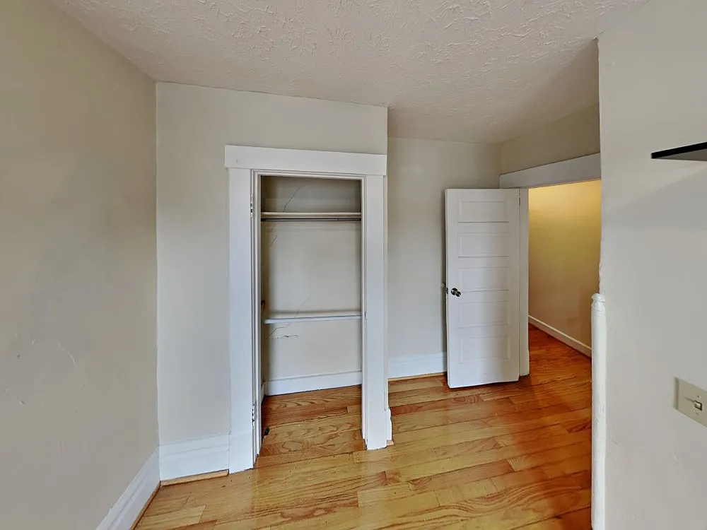 6 bed, 1148 sqft, $3,390 — Photo 4