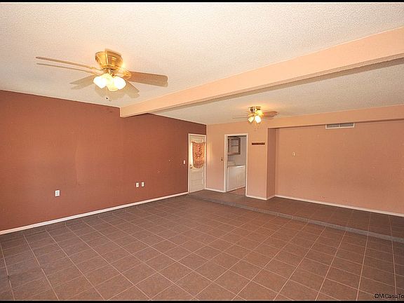 2nd image of 10116 Kellogg St