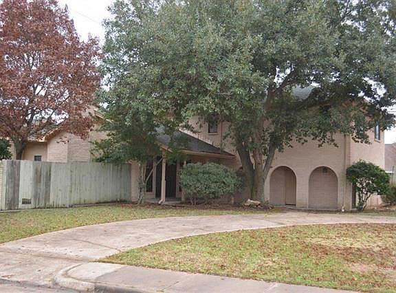 2nd image of 501 Santa Fe Trl