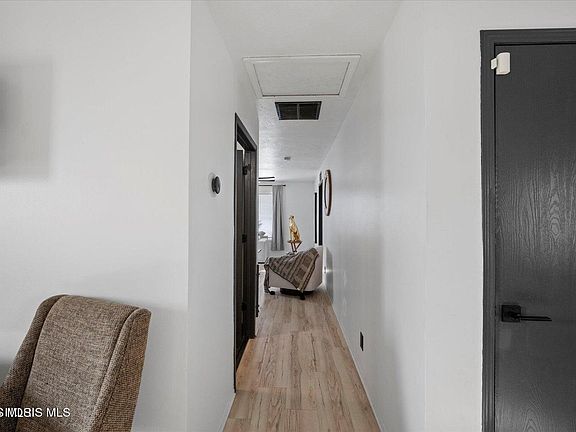 5th image of 645 Clubhouse Blvd