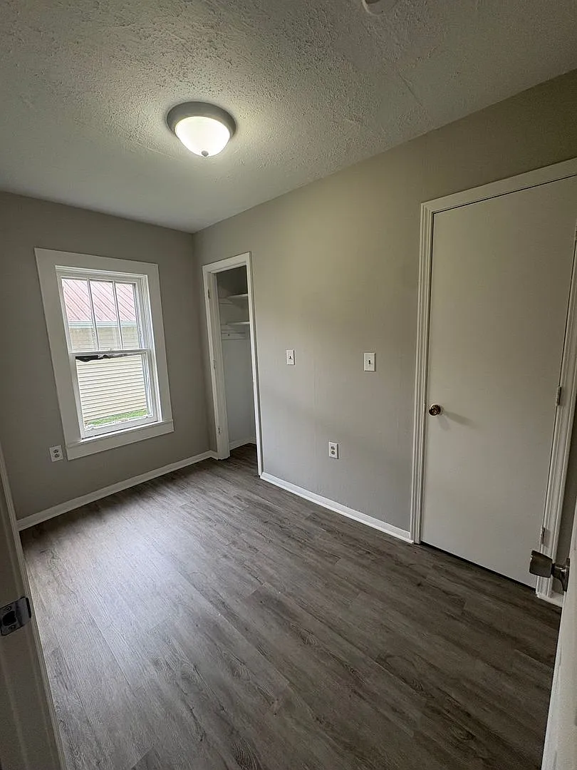 213 Humble Avenue — Photo 2