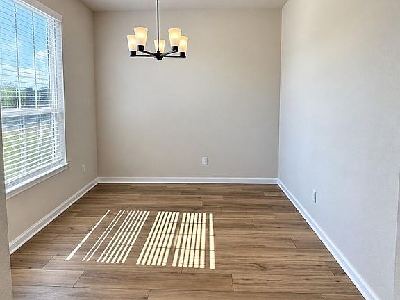 3rd image of 1340 Kingsgate Dr