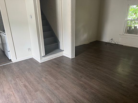 4th image of 1318 Roosevelt Ave
