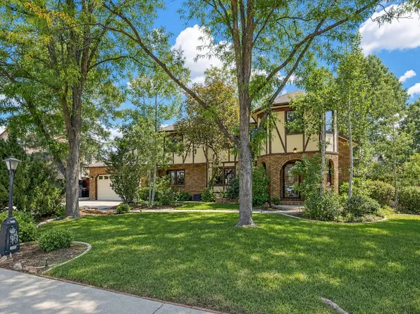 1224 Twin Peaks Cir, Longmont, CO 80503