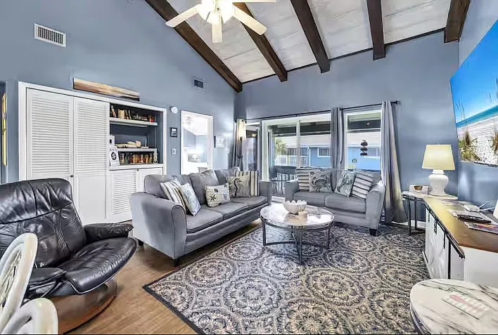 2 bed, 1121 sqft, $4,000 — Photo 4