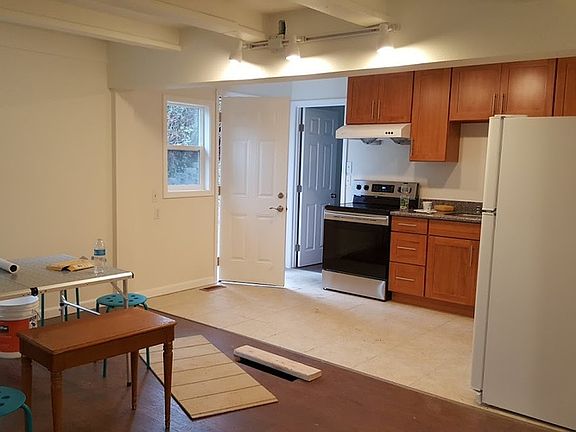5th image of 2821 Bellevue Way SE