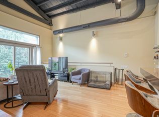 1136 Titan St, Philadelphia, PA 19147