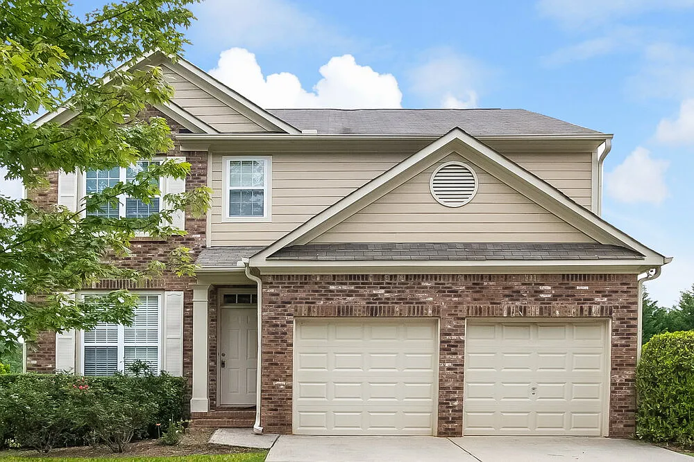 4 bed, 2.5 bath, 2312 sqft, $2,615 — Photo 1