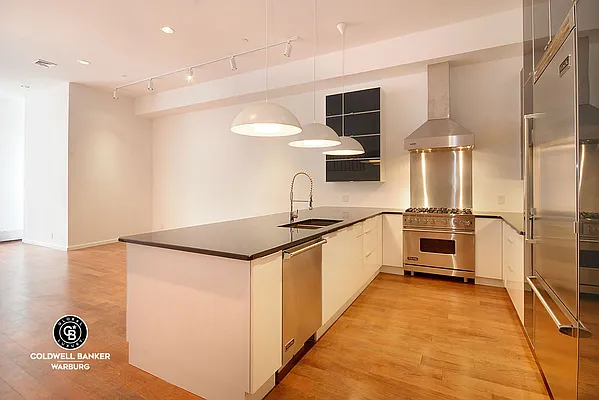 Rented by Coldwell Banker Warburg | media 8